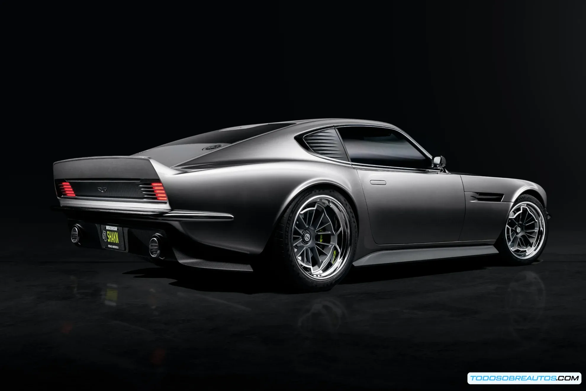 Detalle del Aston Martin DBS Restomod 
