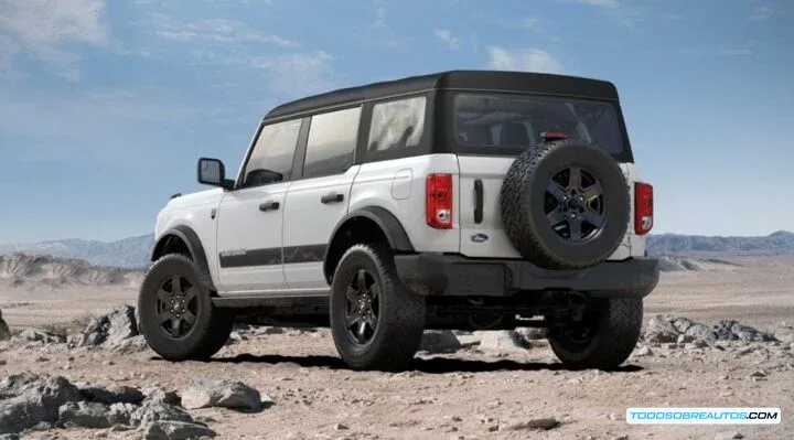 Detalles del paquete Ford Bronco 2025 Black Diamond: parachoques, placas protectoras, etc.