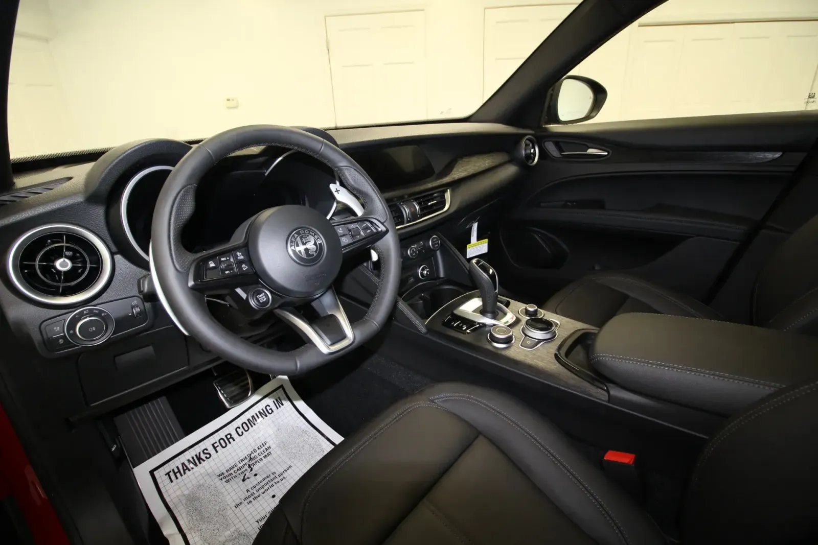 nterior Alfa Romeo Stelvio Sprint 2024