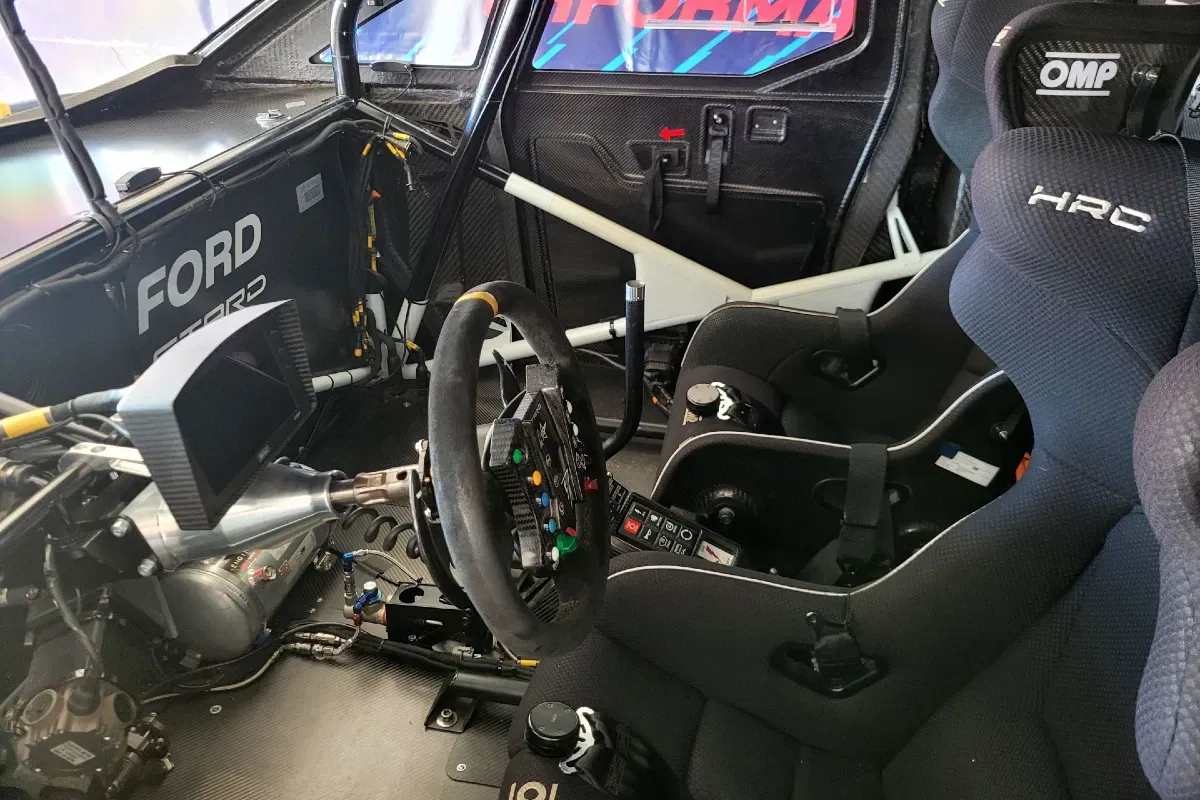 SuperVan 4.2 Interior