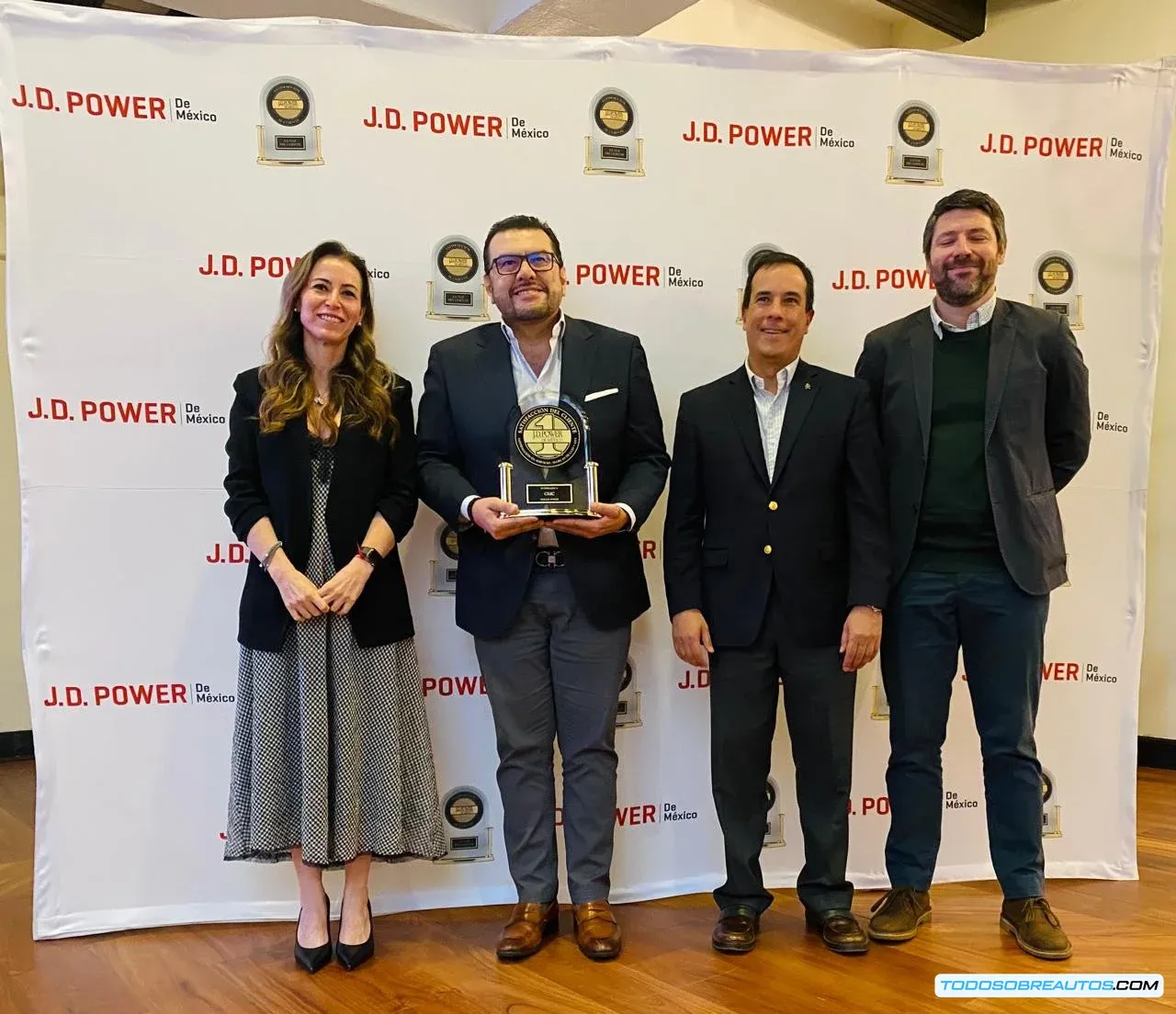 Premio J.D. Power Mexico a GMC