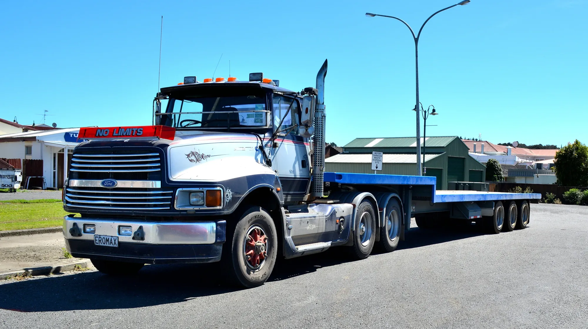 1995 Ford Louisville LTLA90