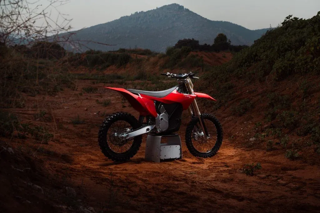 Moto Roja Stark Varg MX 1.2