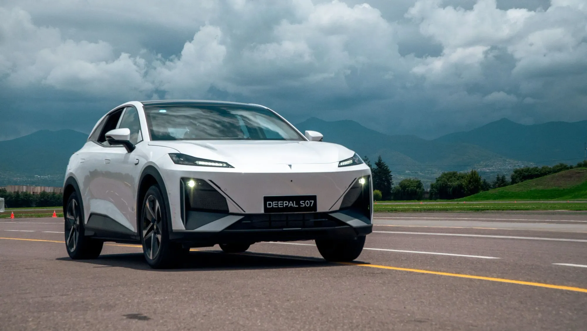 Changan Deepal S07: Lanzamiento en México y Prueba de Manejo