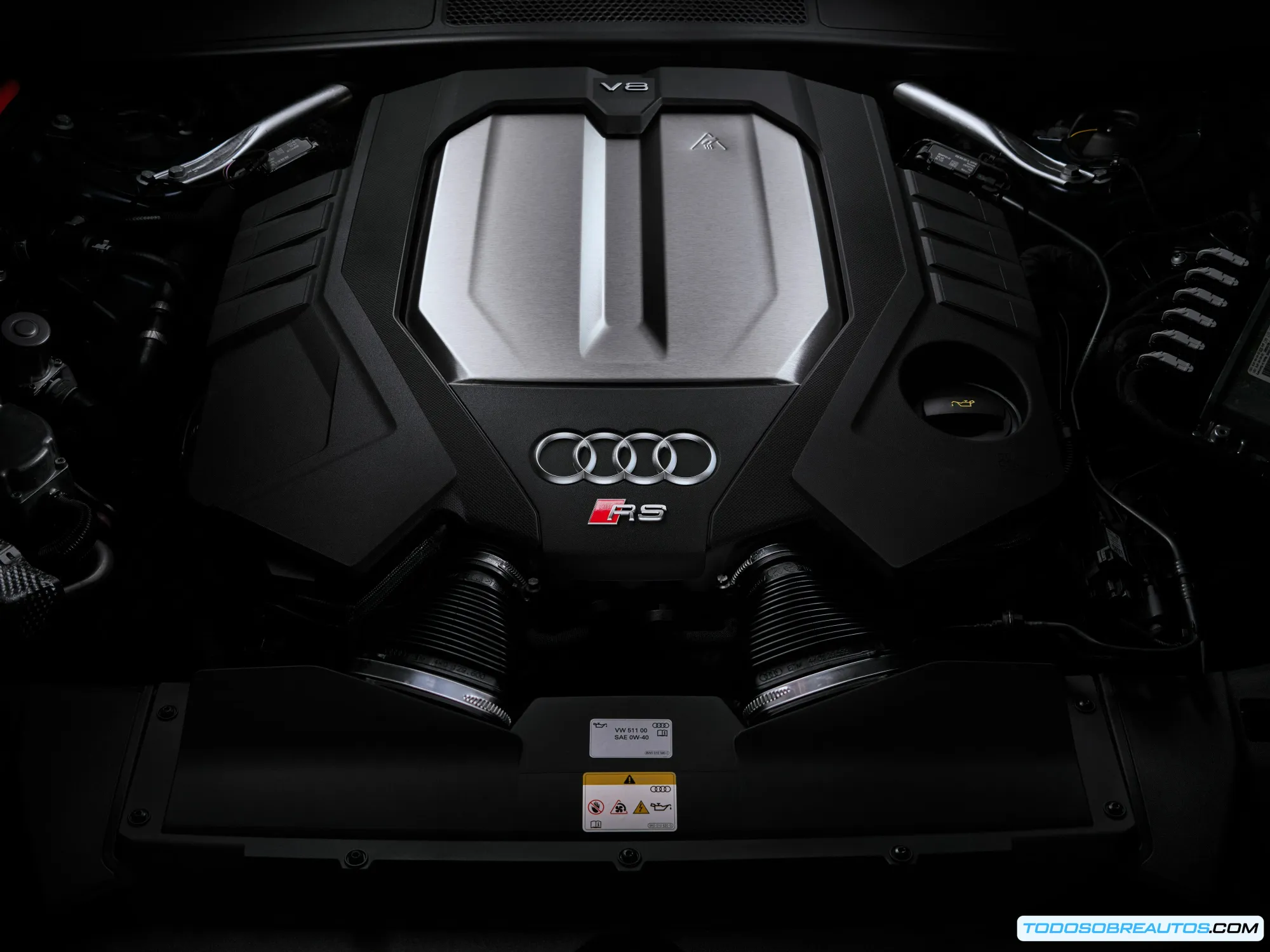 Imagen del motor de 5 cilindros del Audi RS3.