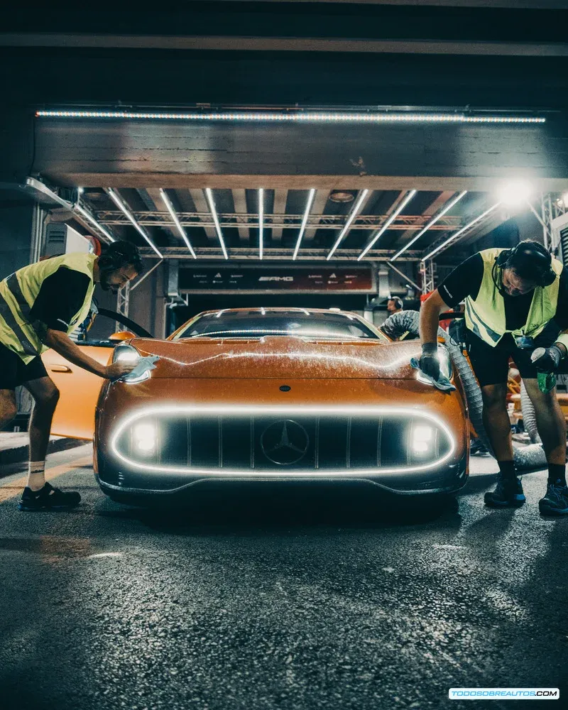 Concept AMG GT XX conduciendo a alta velocidad en Nardò