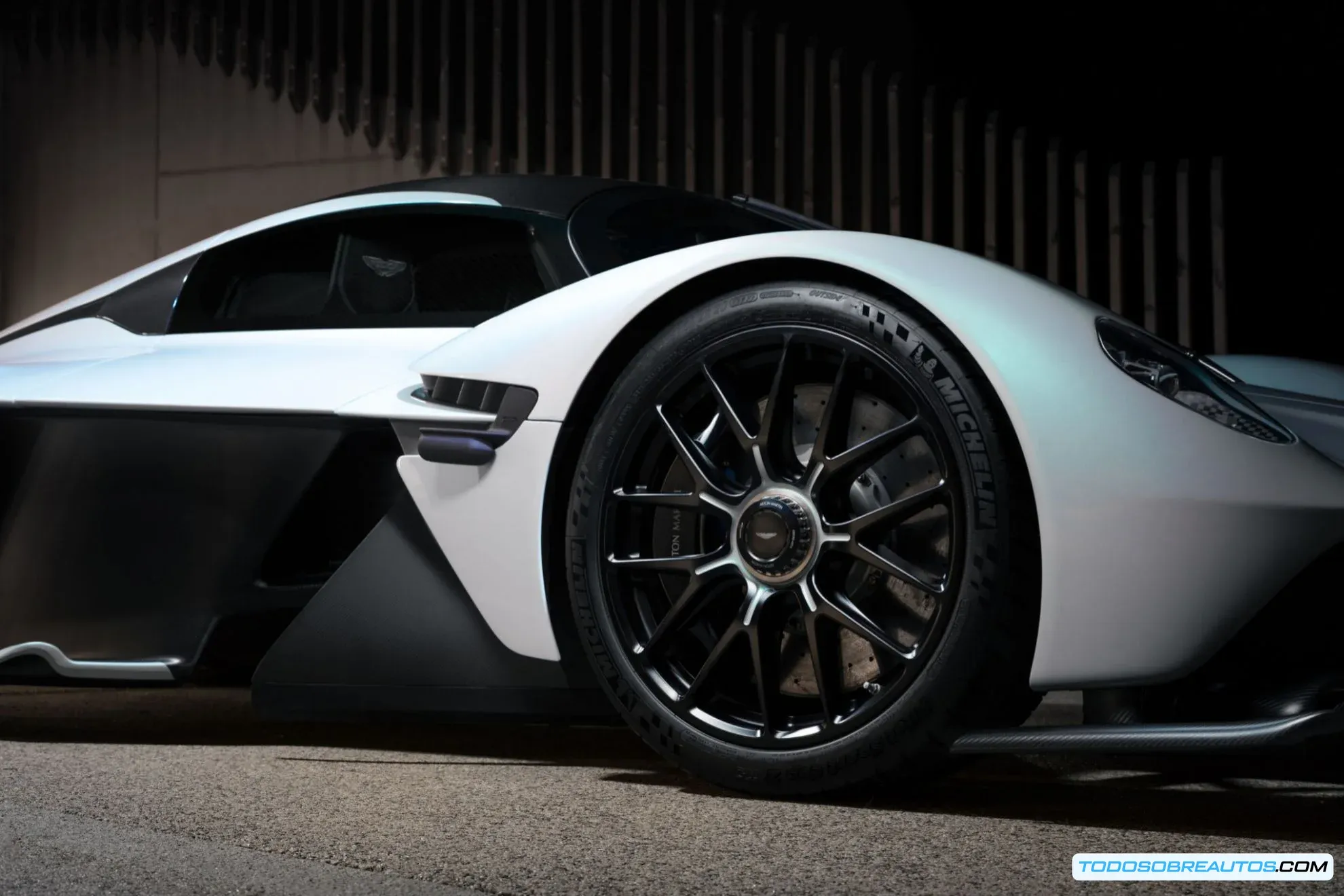 Detalle del motor V12 del Aston Martin Valkyrie