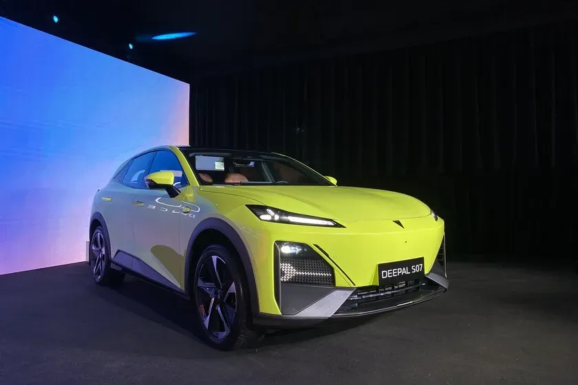 Deepal S07 llega a México: diseño futurista, autonomía de hasta 1,200 kilómetros
