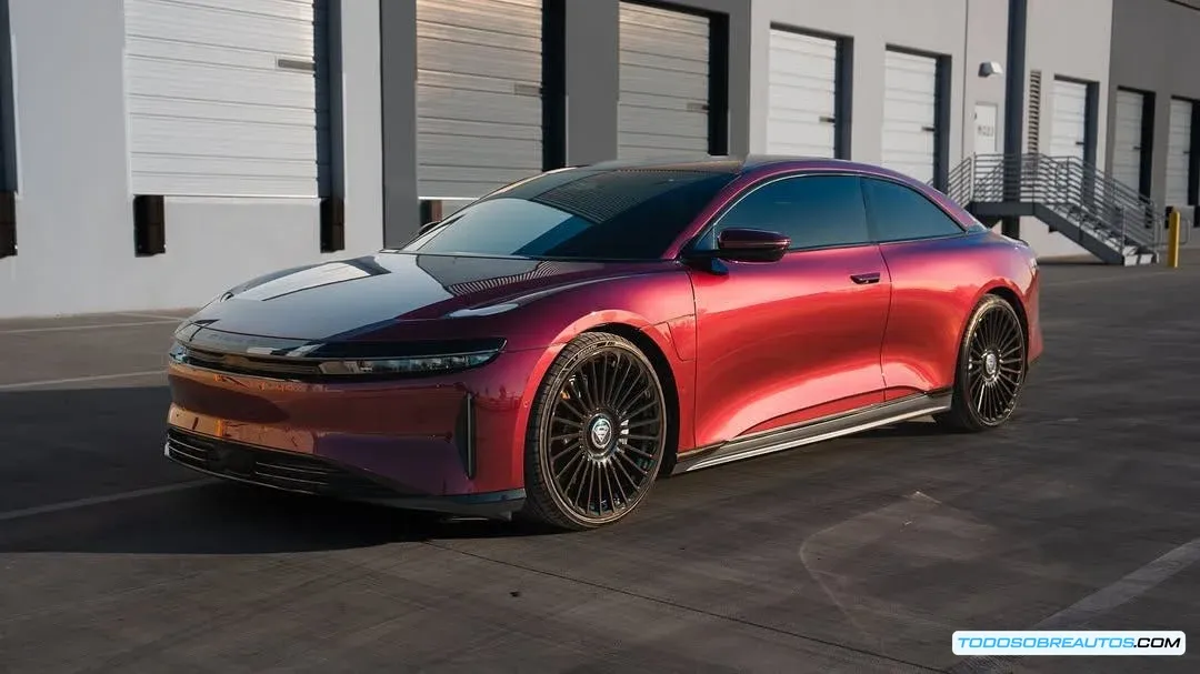Detalle del proceso de alargamiento del chasis del Corvette Z06.