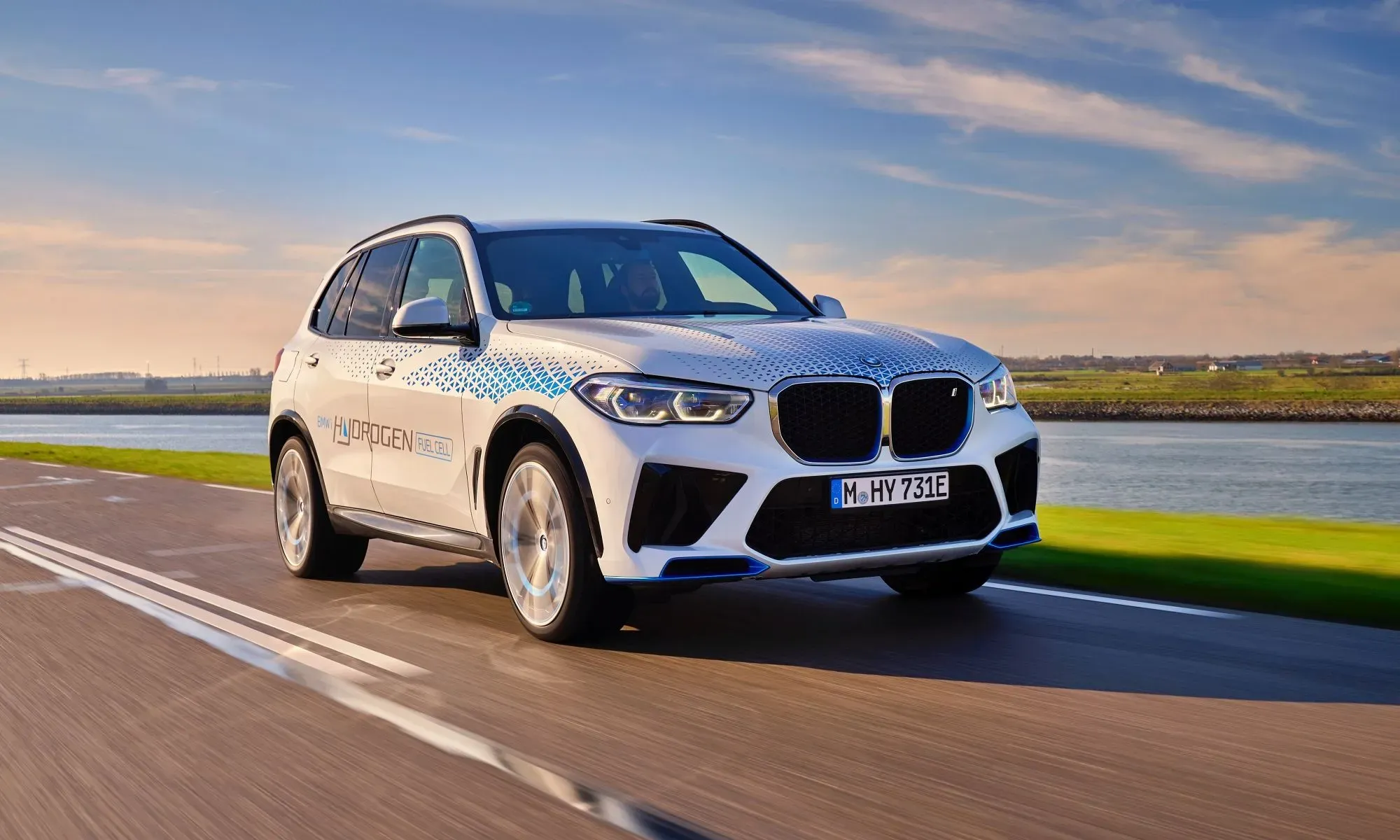 BMW apuesta por el futuro del hidrógeno: coches más sostenibles y económicos para 2025