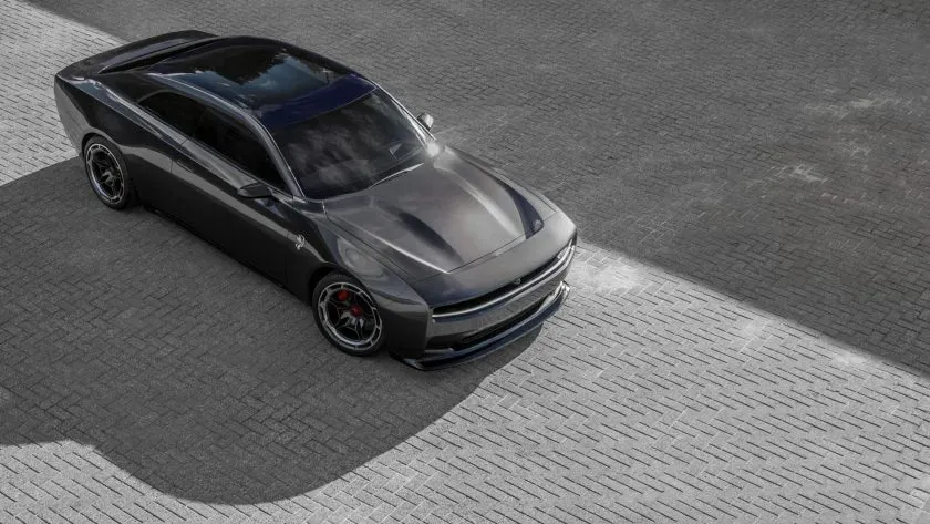 El colmo del coche eléctrico: multa para un Dodge Charger Daytona EV por hacer ruido y alterar el