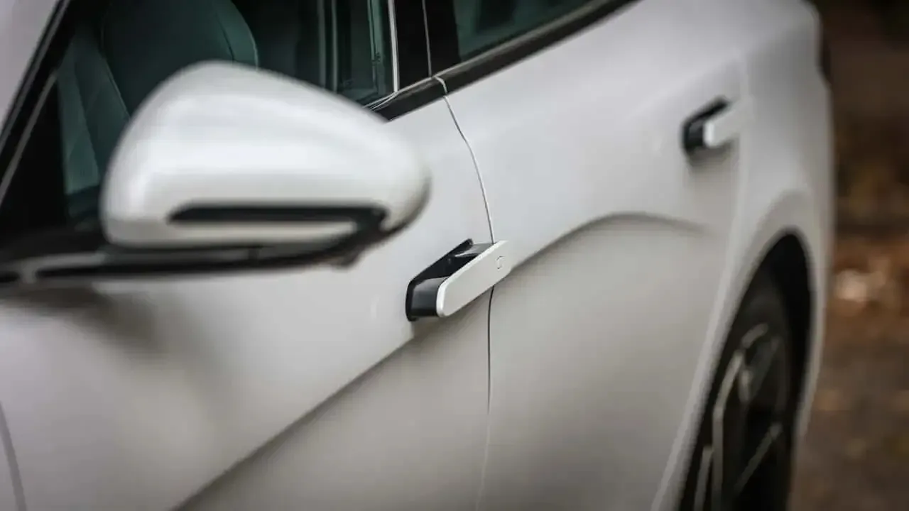 Manillas retráctiles en coches eléctricos: ¿Veto de China por seguridad?