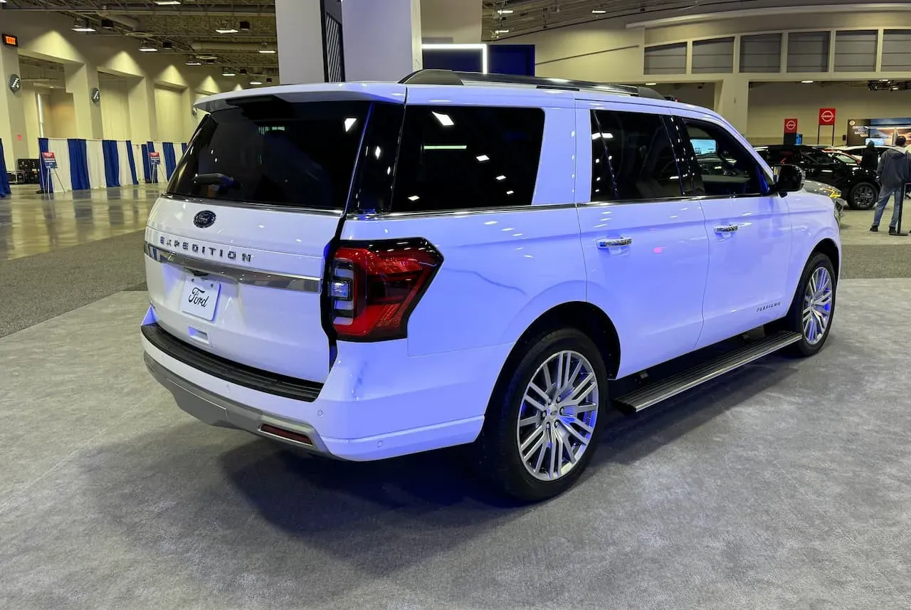Ford Expedition 2025 Vehículo Blanco