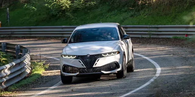 Vehículo Blanco Alfa Romeo Tonale 2026