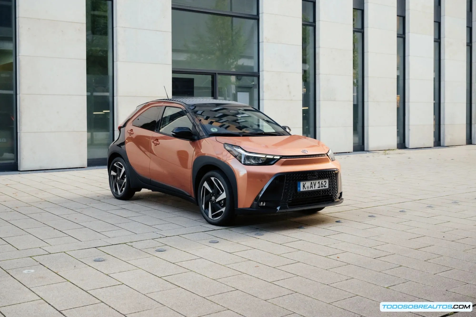 Imagen del interior del Toyota Corolla Cross con opcion AWD-i