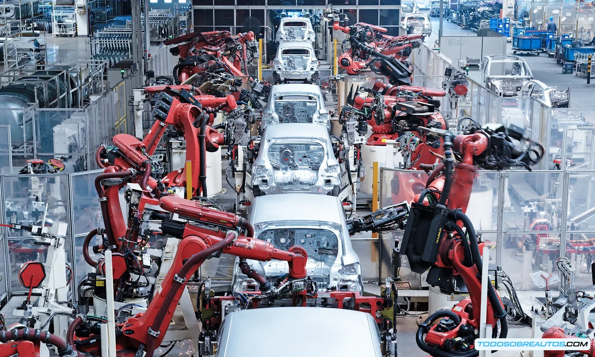 Una línea de ensamblaje automotriz moderna.