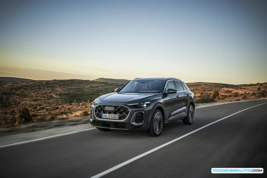 Detalle de la parrilla Singleframe del Audi Q5 2025