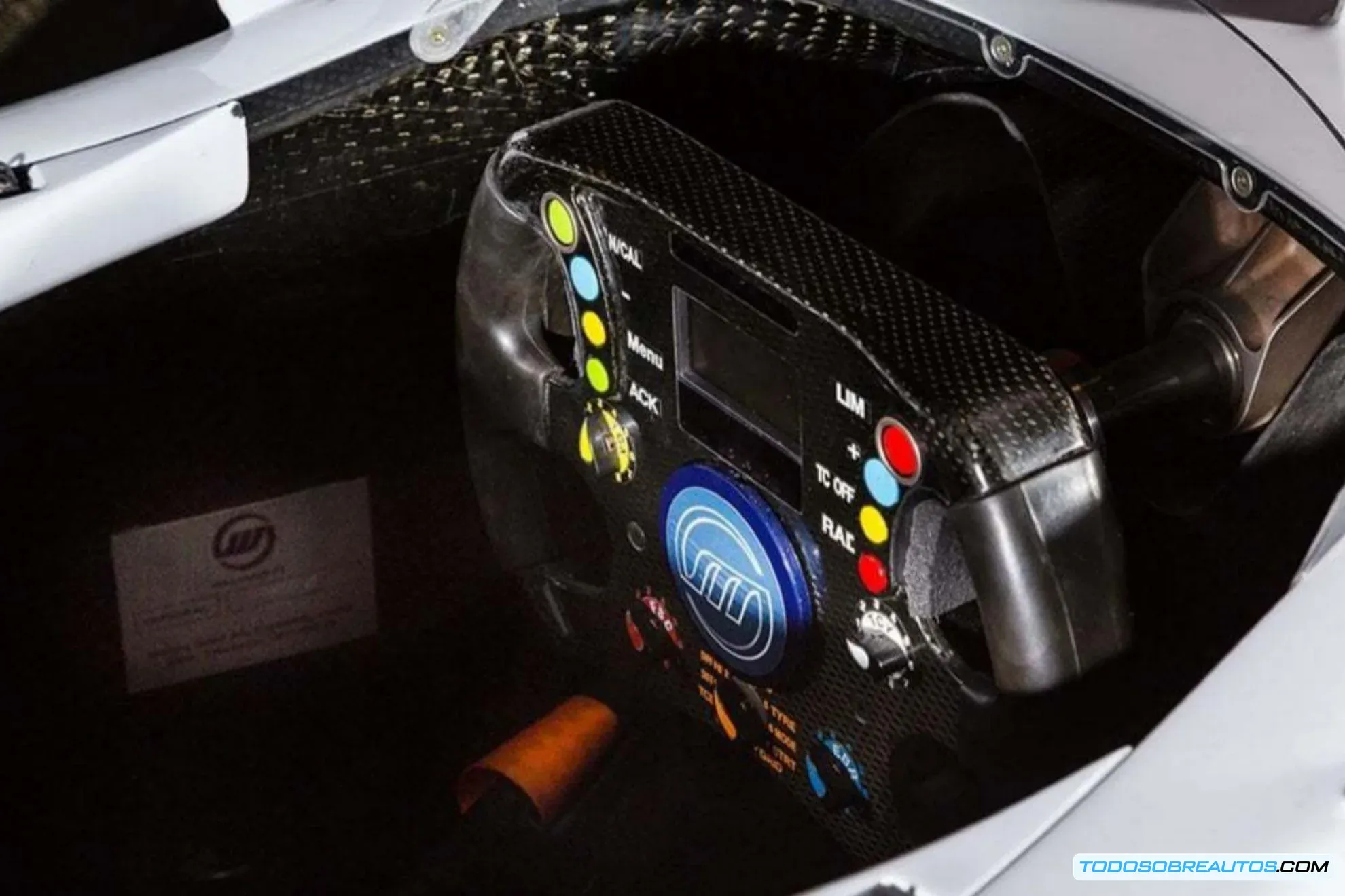 Detalle del motor Toyota RVX-08 V8 del Williams FW30.