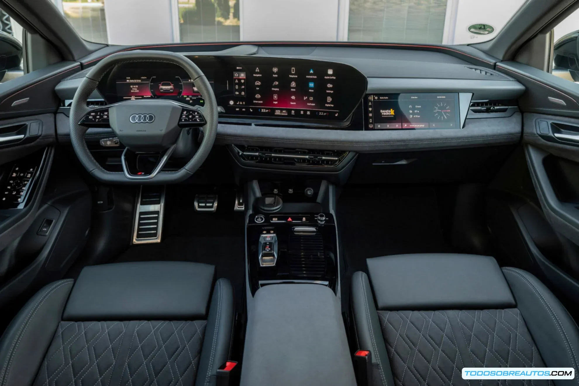 Detalle de la parte trasera del Audi Q6 Sportback e-tron Performance mostrando su diseño aerodinámico