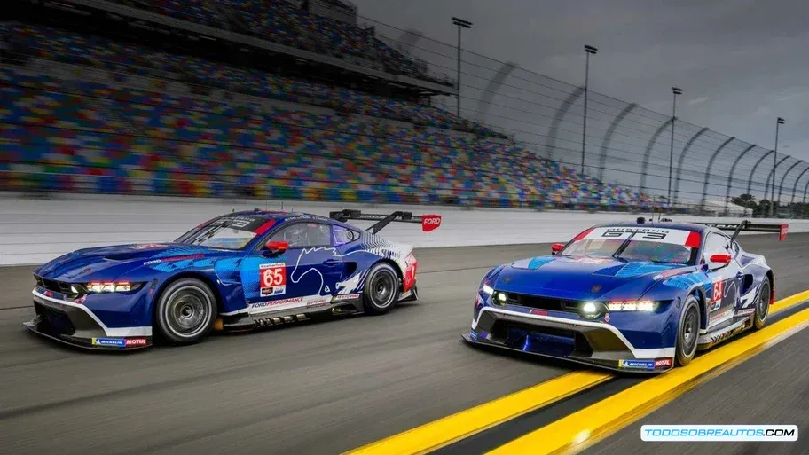 Varios Hypercars compitiendo en una carrera del WEC.