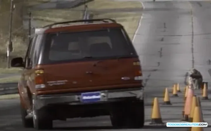Kenny Brown Ford Explorer GTS 1996 vista trasera