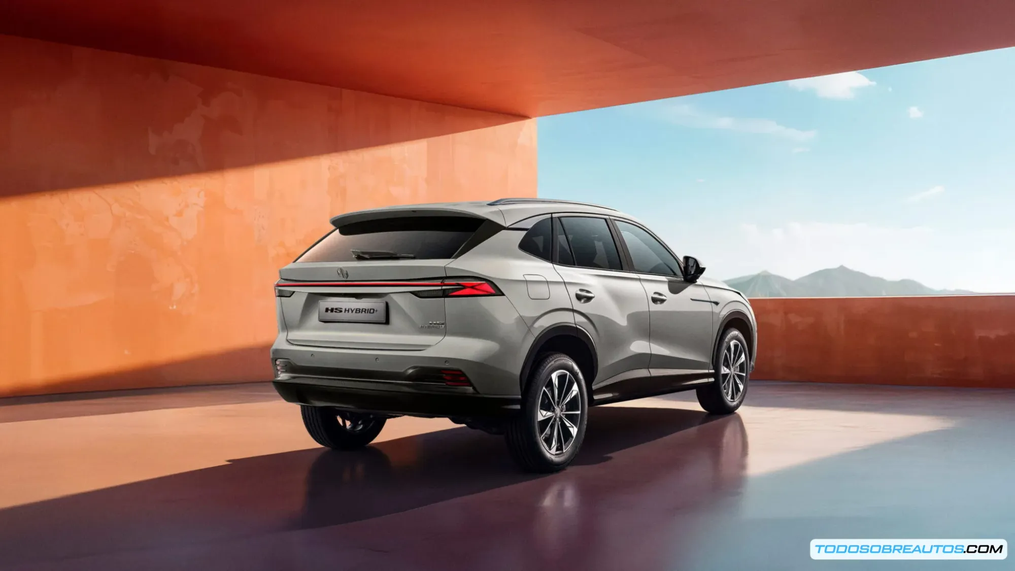 Vista Frontal del MG HS Hybrid+