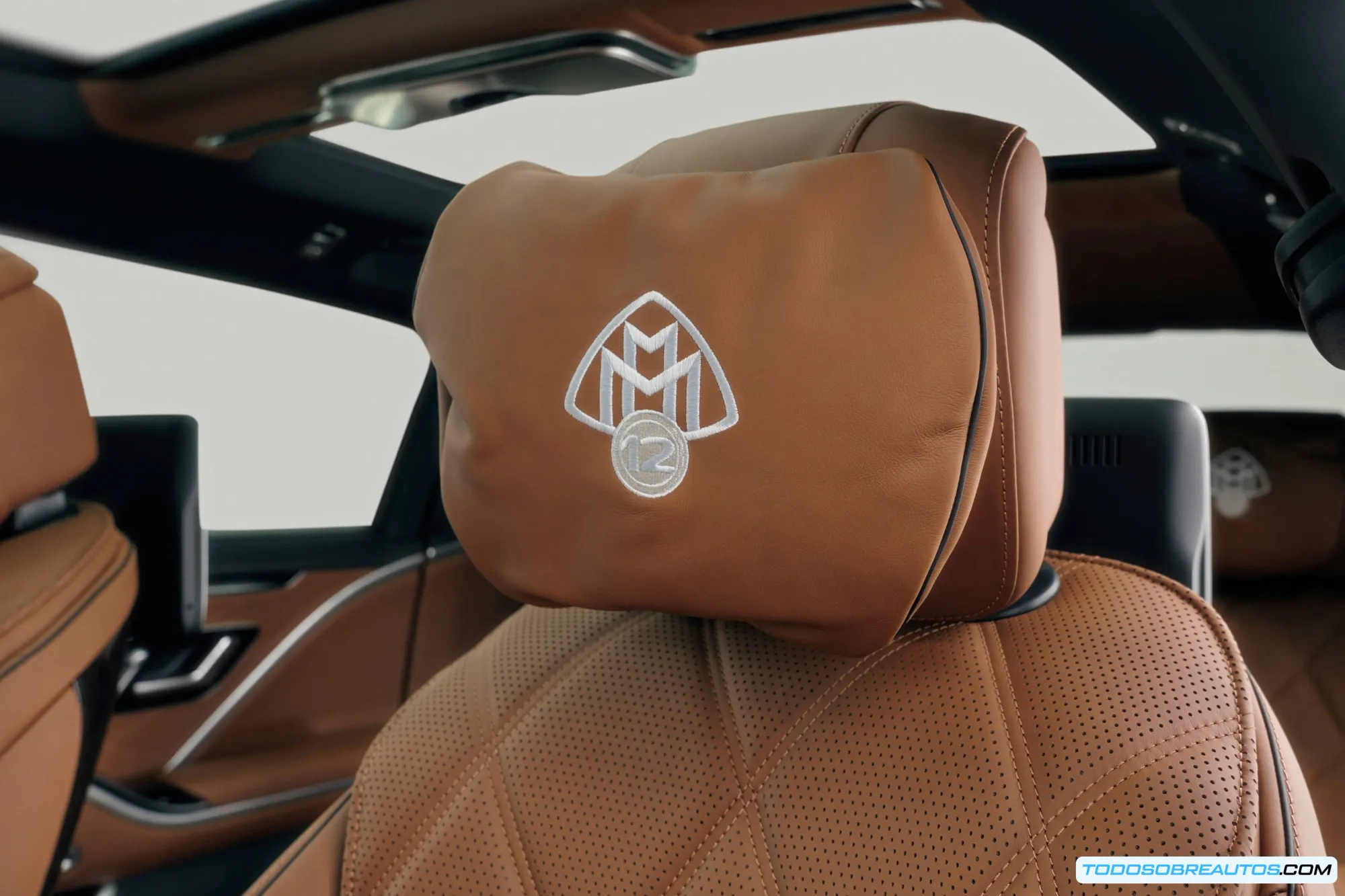 Detalle del motor V12 del Mercedes-Maybach S680 V12 Edition