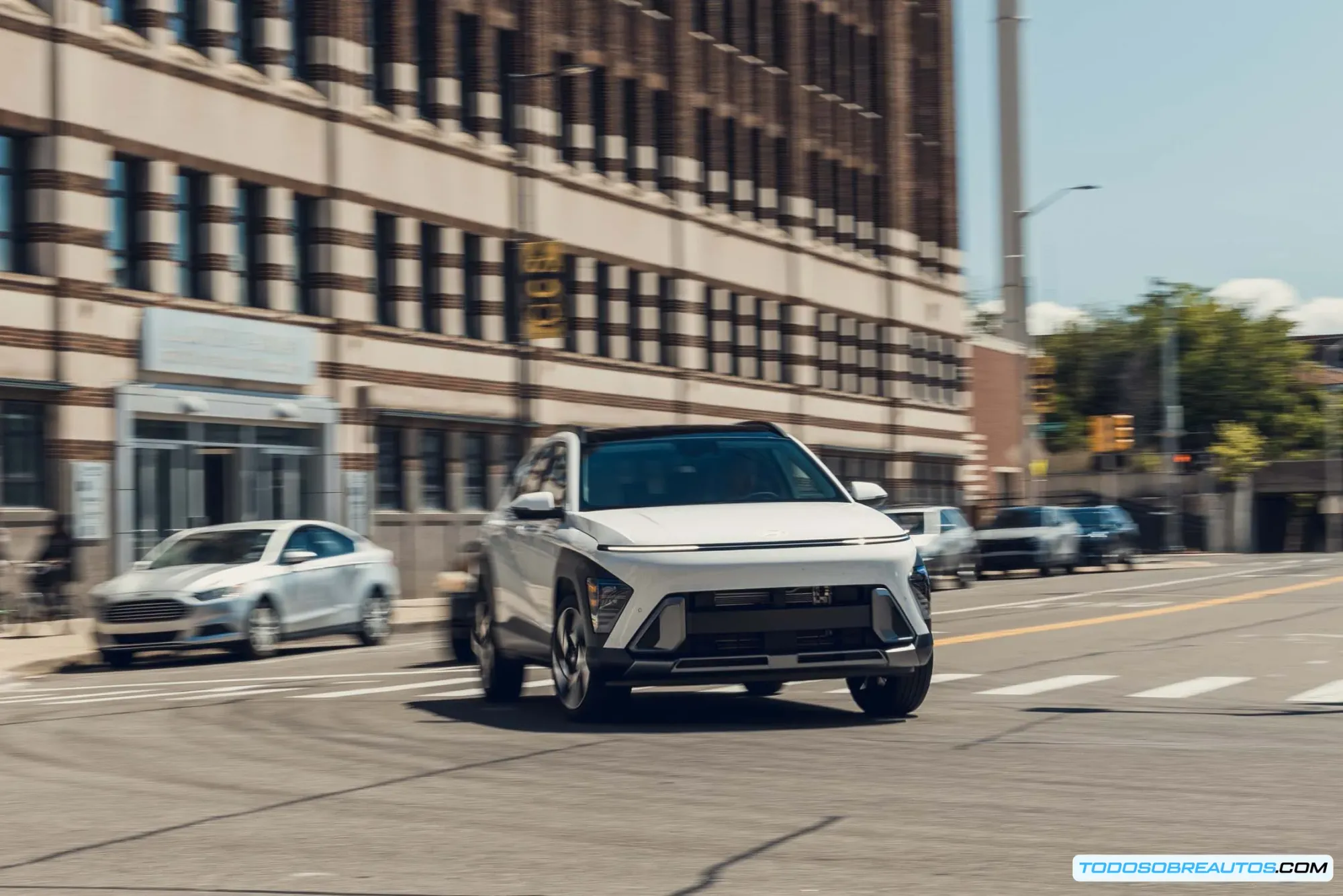 SUV subcompacto en la ciudad