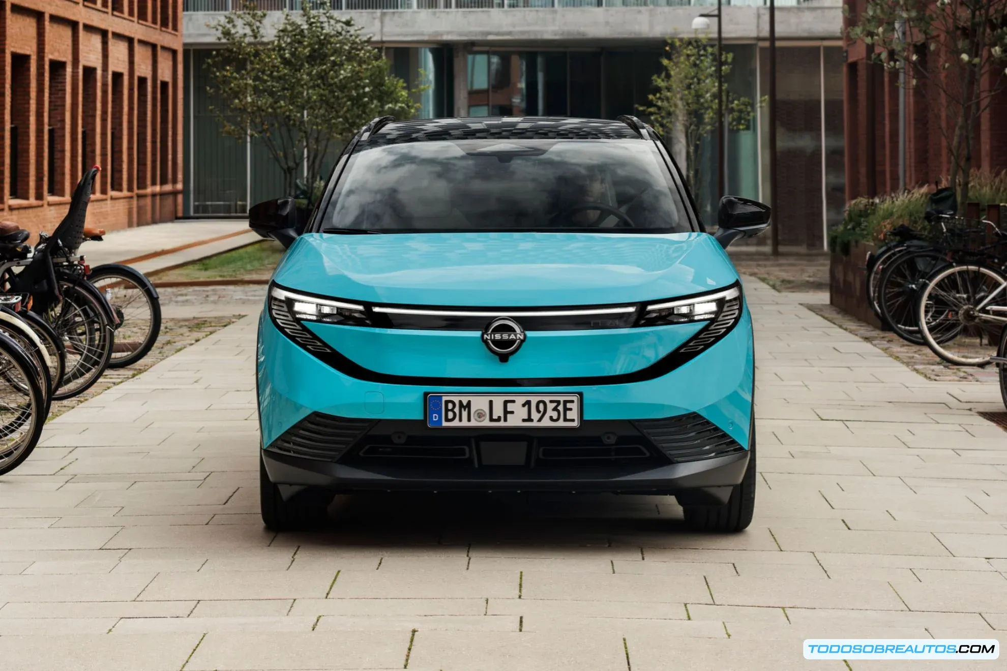 Nissan Leaf 2026 vista lateral