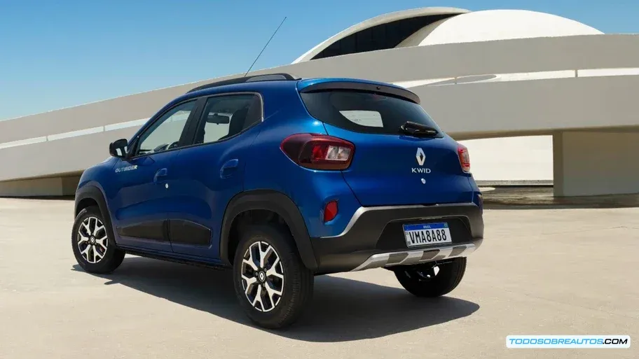 Imagen detallada del eje trasero de un Renault Kwid, mostrando la carcasa de montaje.