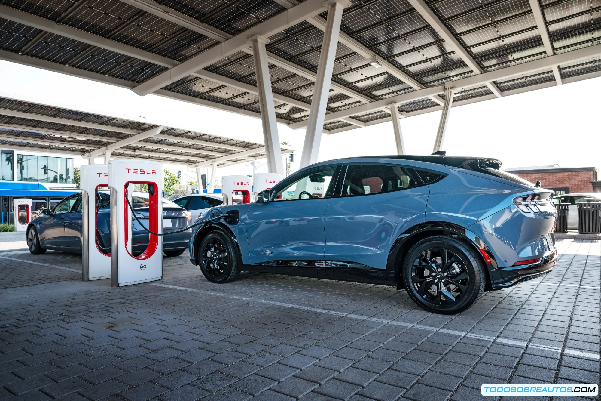 Cargador rápido para vehículo eléctrico