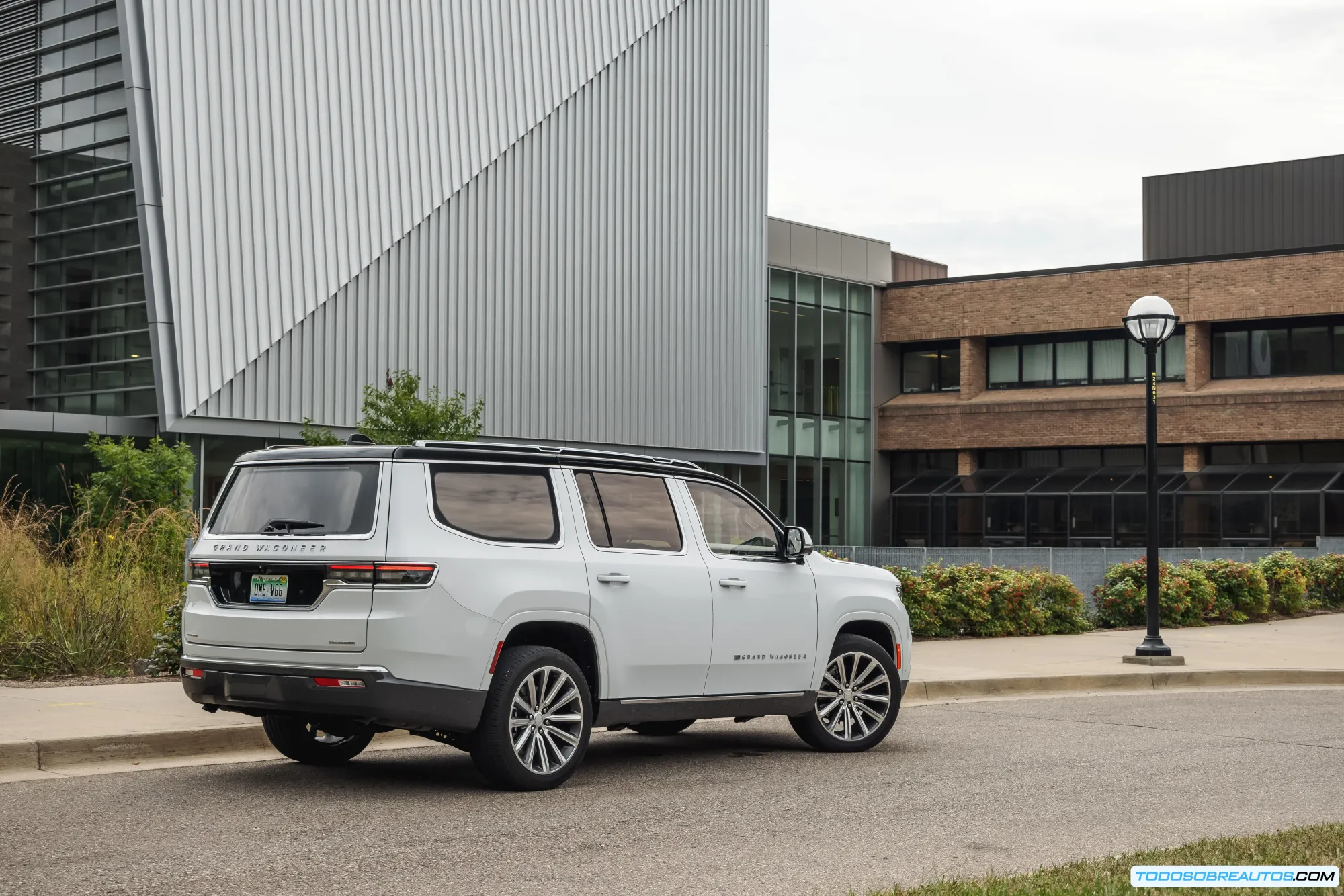 Jeep Grand Wagoneer de lujo