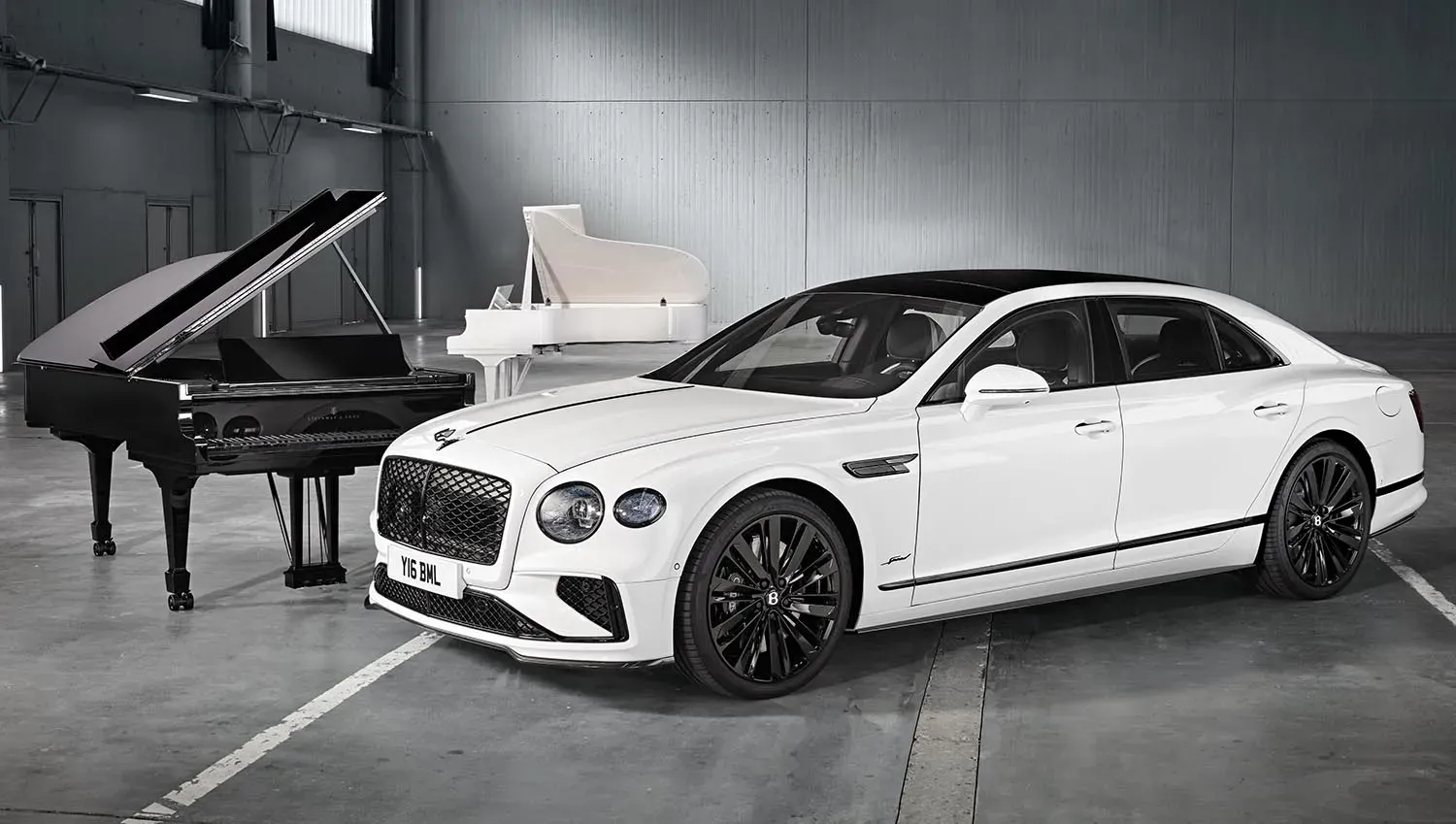 Vehículo Blanco Bentley Flying Spur Speed x Steinway