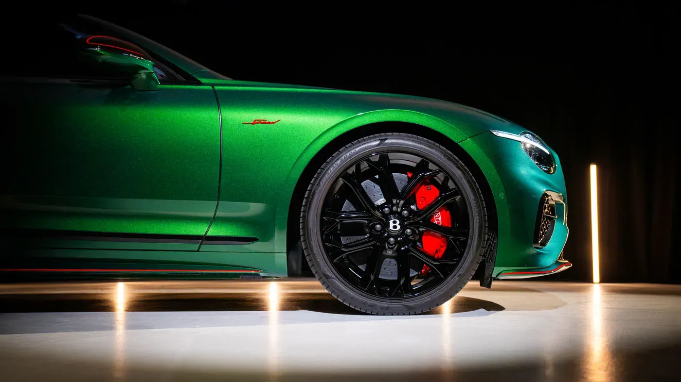 Parte Frontal Del Vehículo Bentley