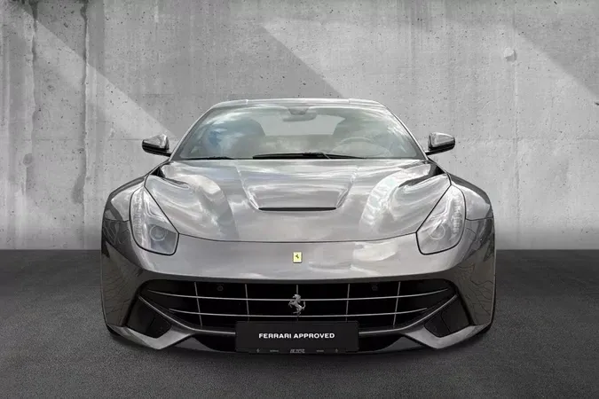 Ferrari F12 de segunda mano Vehículo Gris