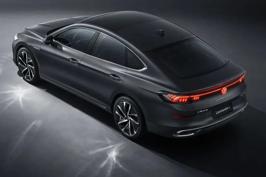 Volkswagen Lamando L es un atractivo liftback exclusivo para China