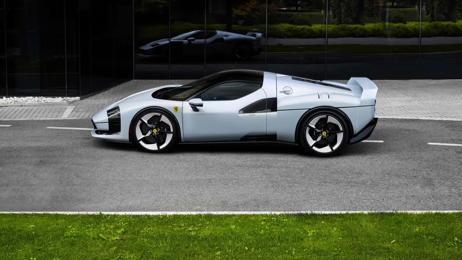 Ferrari presenta el modelo SC40
