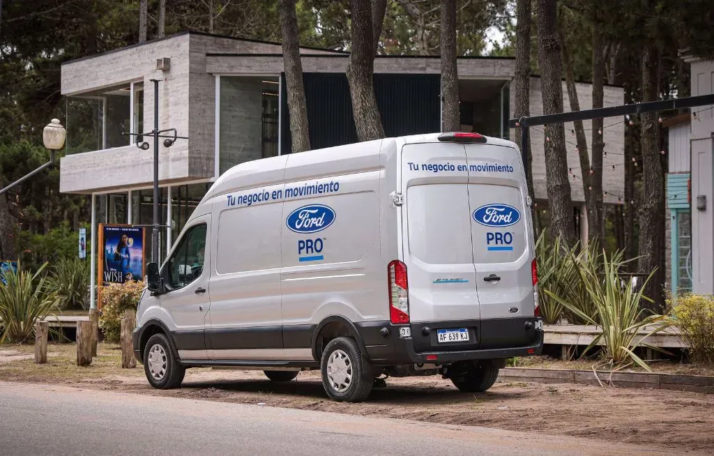 Ford E-Transit Van - Vehículos nuevos Casa Toro Ford Bogotá, Chía y Villavicencio