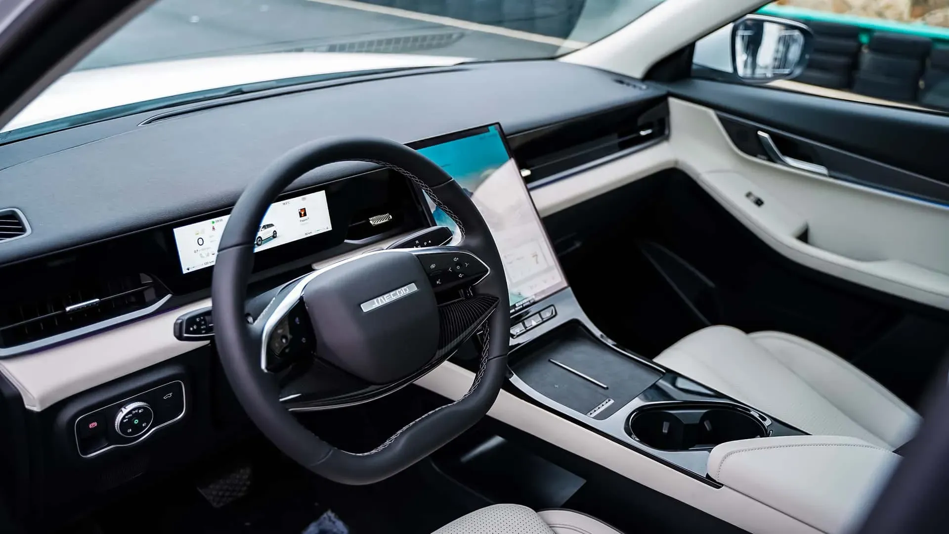 JAECOO 5 2025: nuevo todocamino compacto, gasolina o electrificado