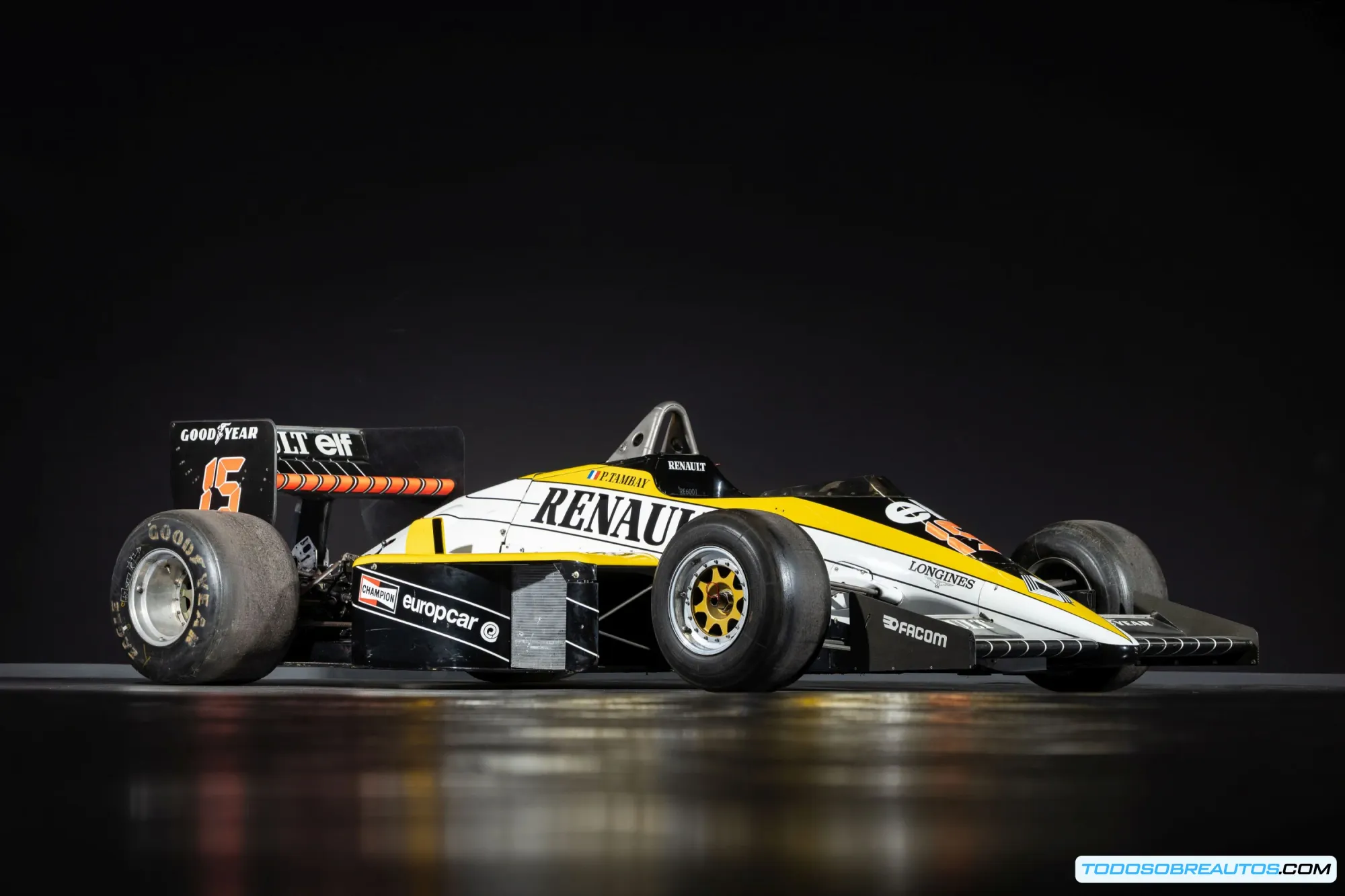 Lotus 95T con motor Renault.