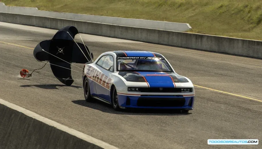 Dodge Charger Hustle Stuff Drag Pak 2026 en primer plano, mostrando detalles de diseño