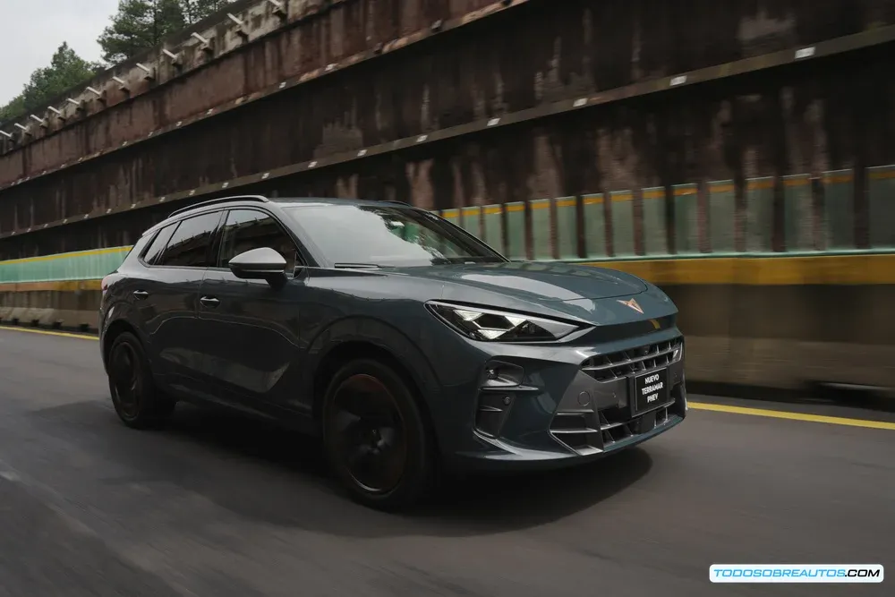 Detalle del diseño exterior del CUPRA Terramar PHEV