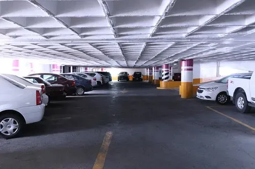 Los estacionamientos de CDMX serán responsables por robos o daños a autos