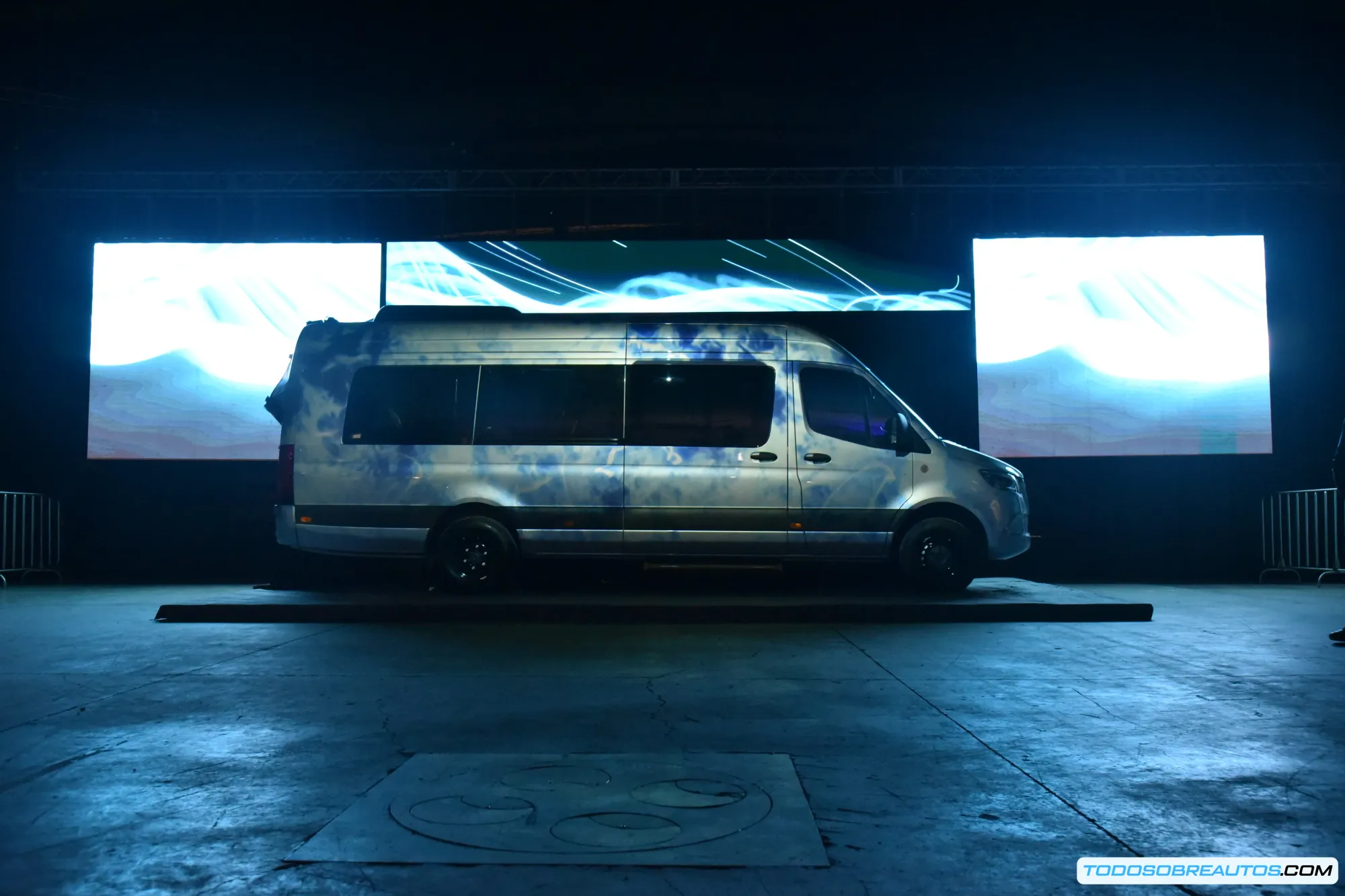 Mercedes-Benz Sprinter utilizada por Estafeta o Mumbii