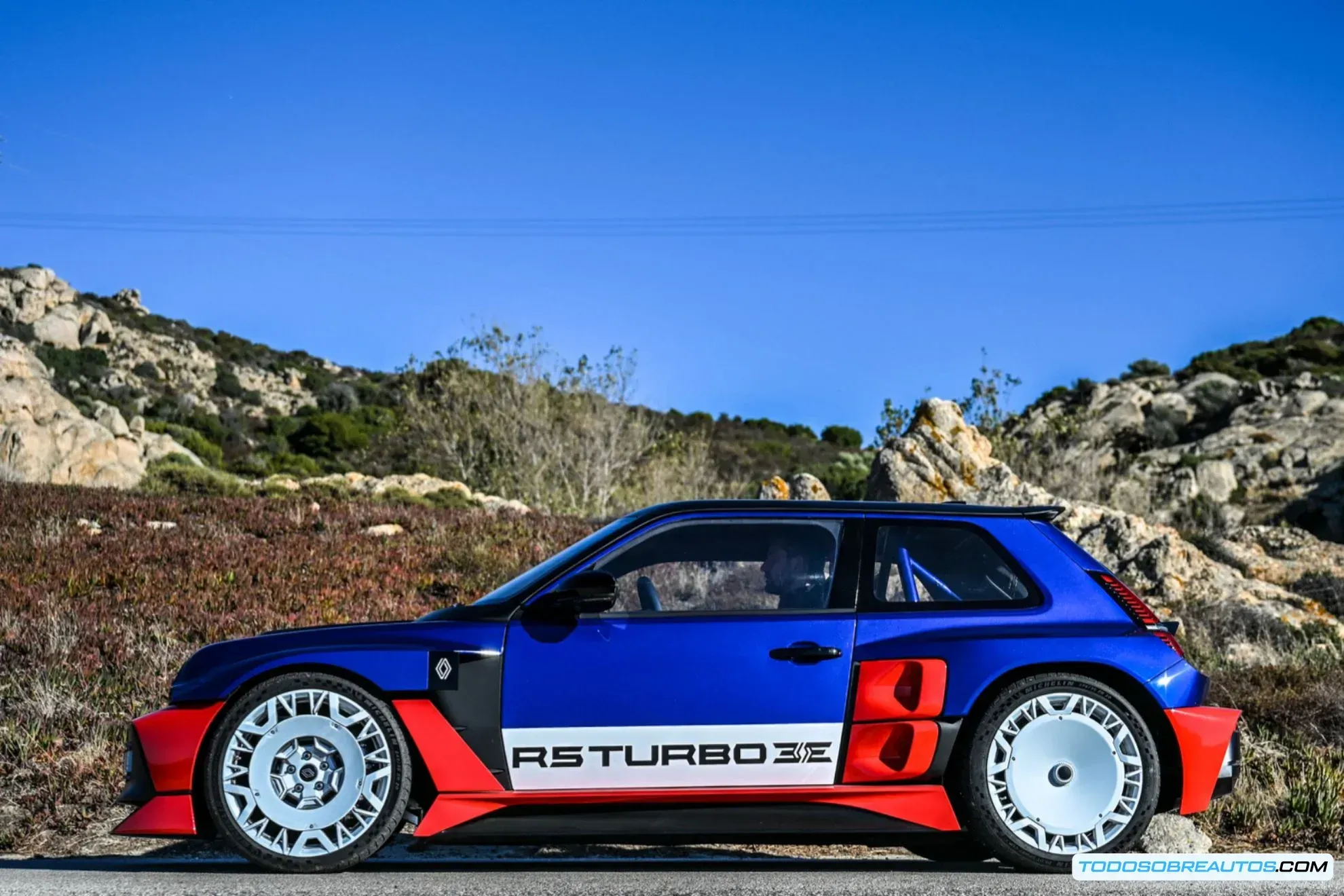 Detalle de las luces traseras del Renault 5 Turbo 3E.