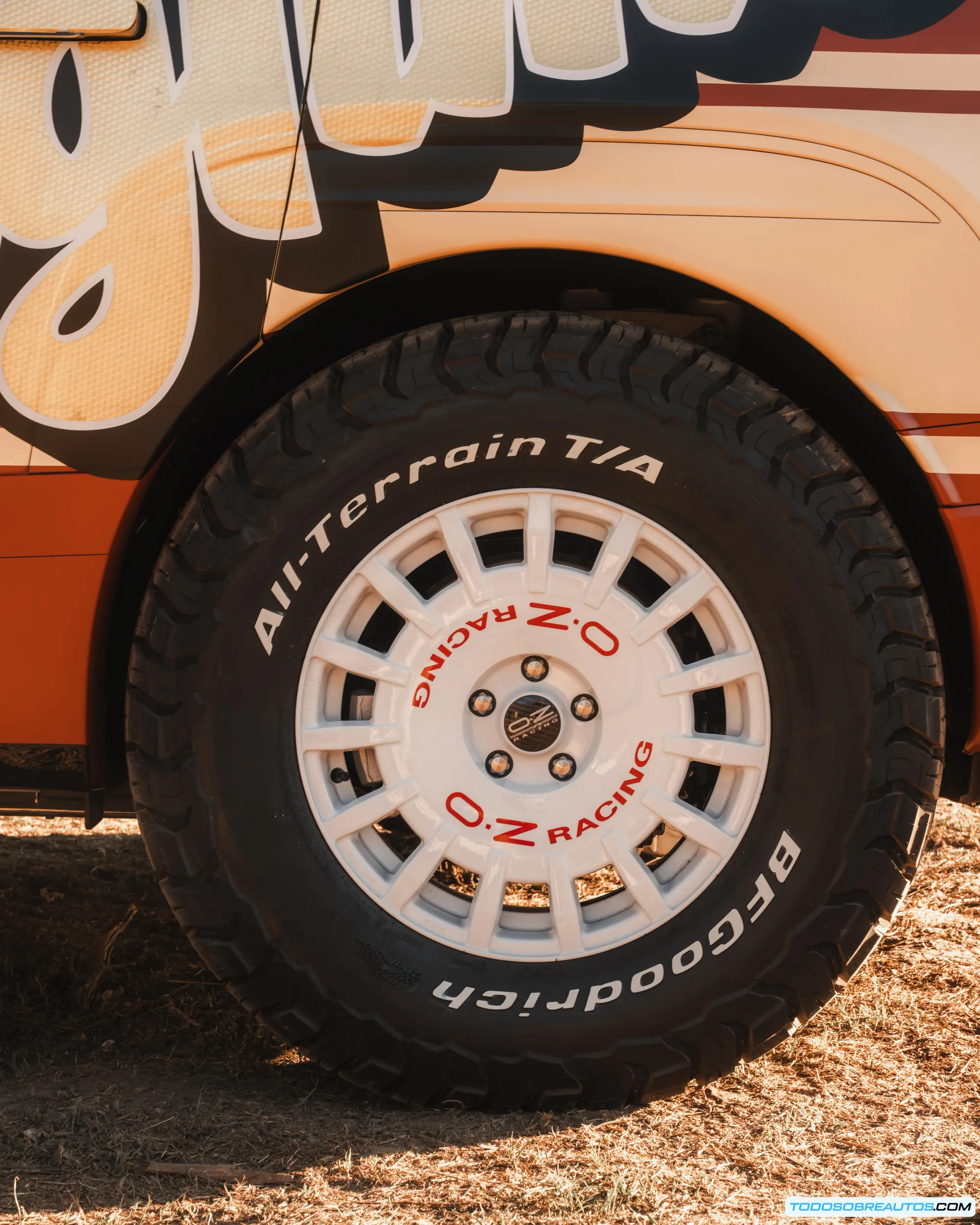 Hyundai Ioniq 9 Calligraphy, base para la modificación off-road, mostrando su diseño elegante