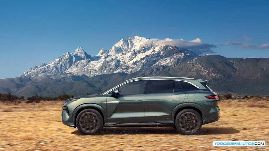 BYD Atto 8 en México, vista lateral.