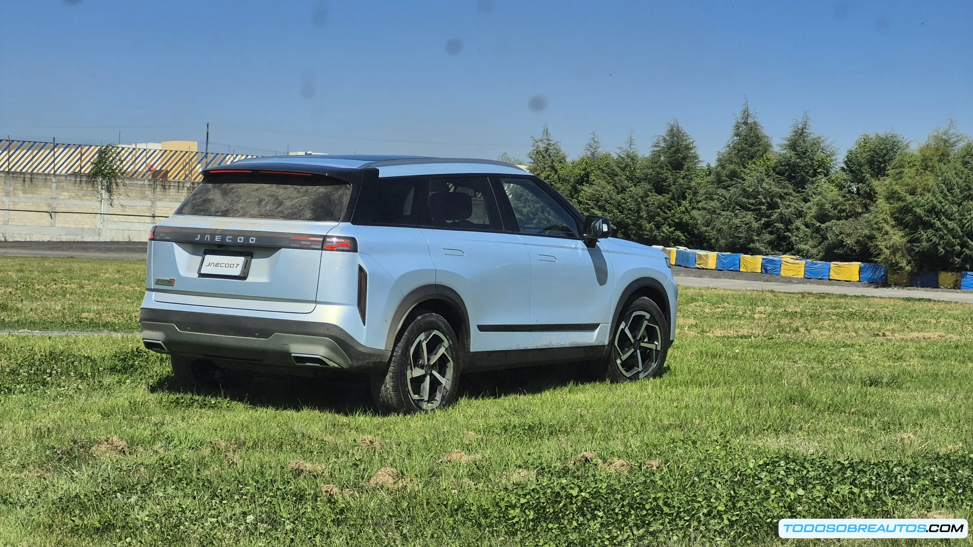 Presentación de vehículos Chirey OMODA JAECOO en el Track Day 2025