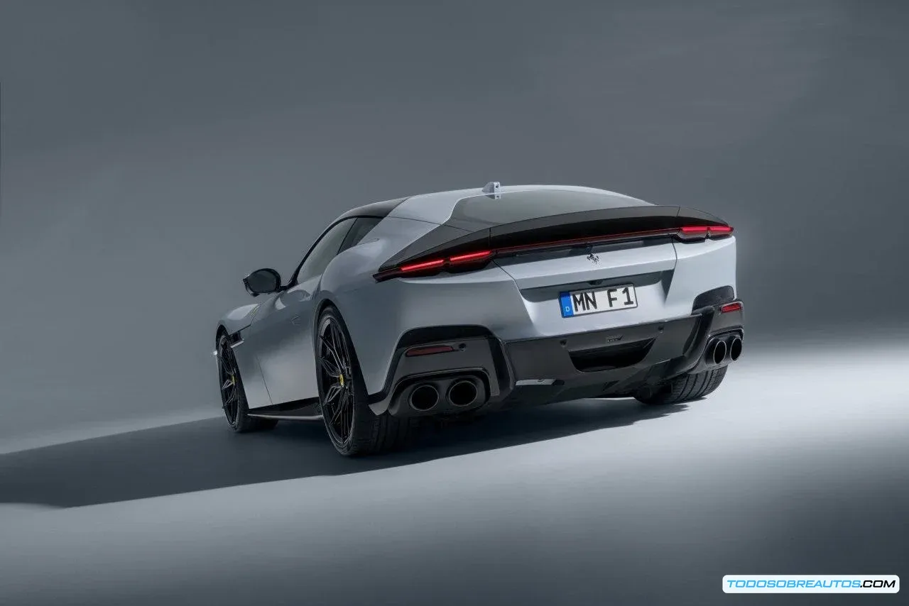 Vista del motor V12 del Ferrari 12Cilindri modificado por Novitec.