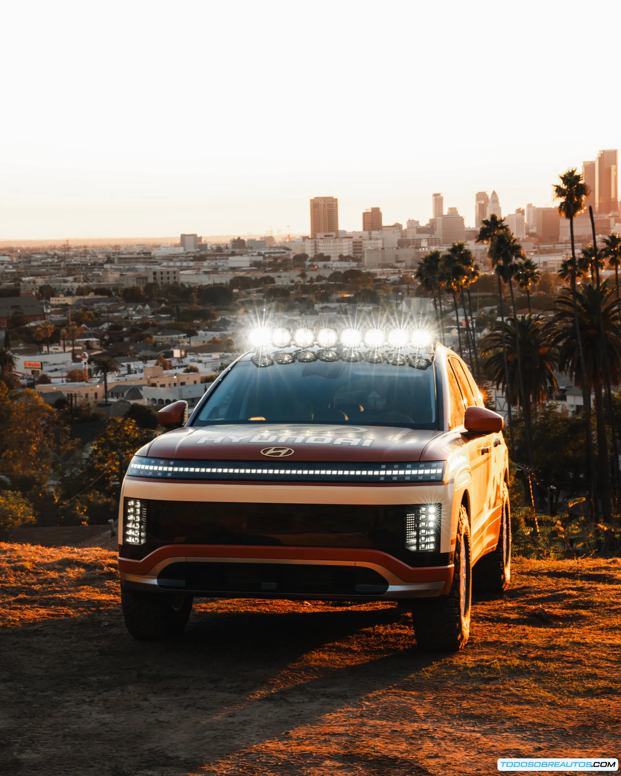 Detalle de la suspensión y neumáticos off-road del Hyundai Ioniq 9 en el SEMA Show